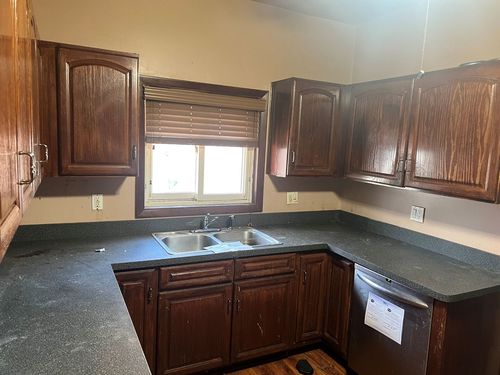 116 W Naperville Rd, Westmont, IL, 60559-1414 | Card Image