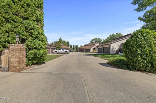 1604 Bison Drive, Williston, ND, 58801 | Card Image