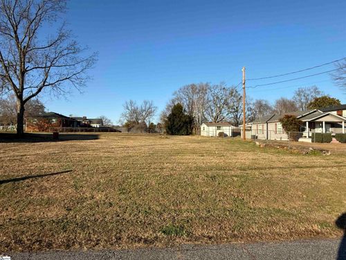 211 Pine St, reidville, SC, 29375 | Card Image