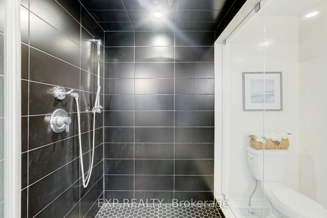 42 Prunella Cres, House attached with 4 bedrooms, 4 bathrooms and 4 parking in Holland Landing ON | Image 22
