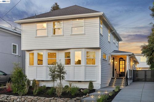 3031 Wheeler St, Berkeley, CA, 94705-1826 | Card Image