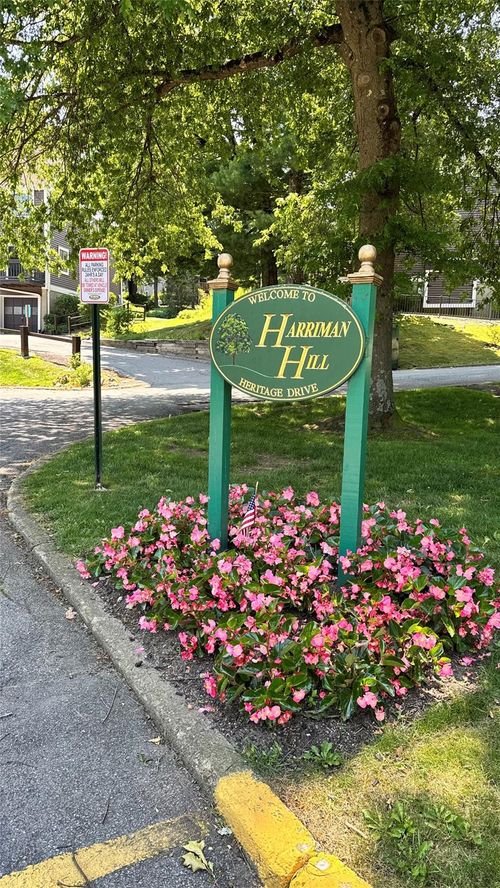 unit-c-1 Heritage Dr, Harriman, NY, 10926-4012 | Card Image