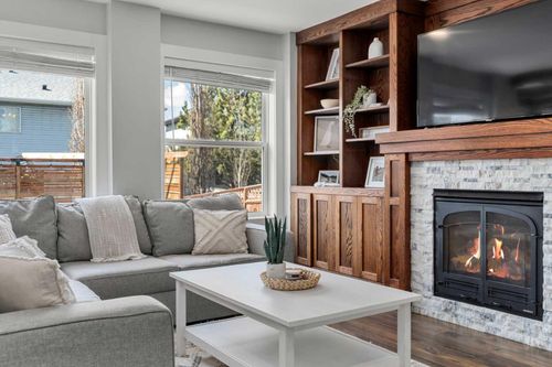 200 Douglas Ridge Cir Se, Calgary, AB, T2Z3C4 | Card Image