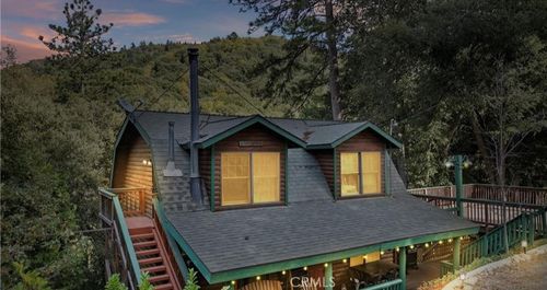379 Dorn Dr, Crestline, CA, 92325-9560 | Card Image