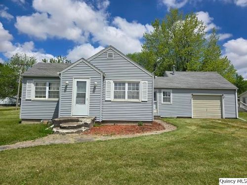 301 North St, Augusta, IL, 62311-1003 | Card Image