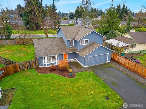 17427 Spruce Way, Lynnwood, WA, 98037-7428 | Card Image
