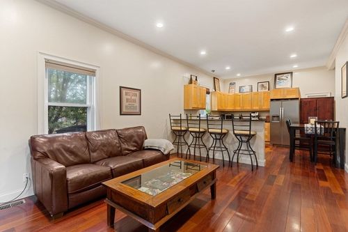 apt-1-10 Beacon St, Chelsea, MA, 02150-2619 | Card Image