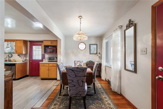 185 Center St, House other with 3 bedrooms, 2 bathrooms and 2 parking in Springdale PA | Image 4