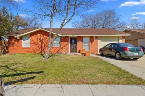 802 La Fiesta Dr, Grand Prairie, TX, 75052-5313 | Card Image