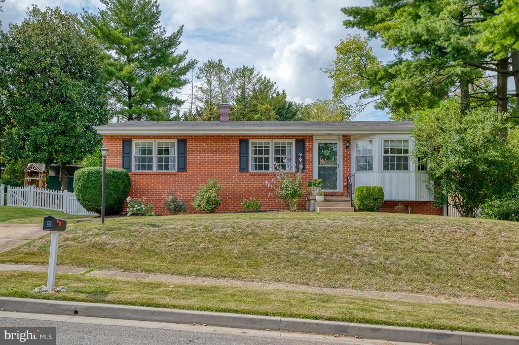 Daventry Dr, Cockeysville, MD 21030