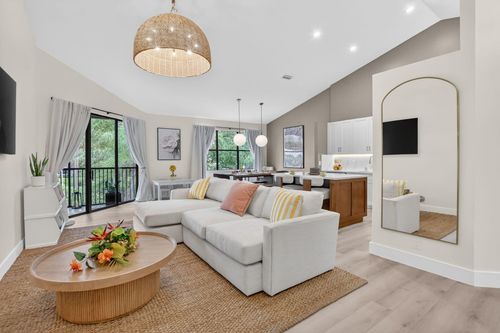 e-5801 Coach House Cir, Boca Raton, FL, 33486-8636 | Card Image