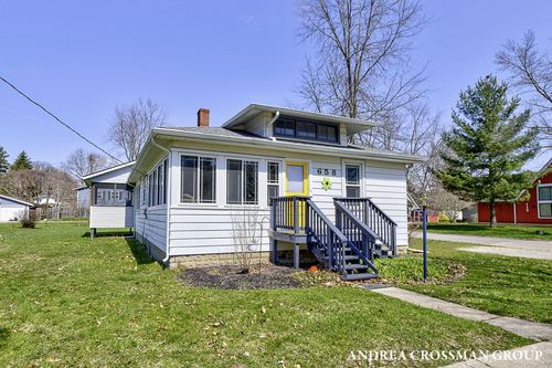 658 Allegan St, Saugatuck, MI, 49453-9719 | Card Image