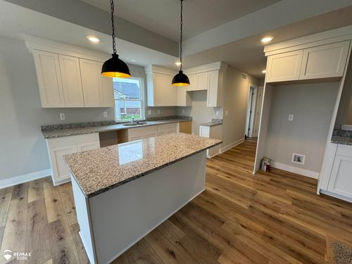 8341 Peninsula Cir, Grand Blanc, MI, 48439-7271 | Card Image