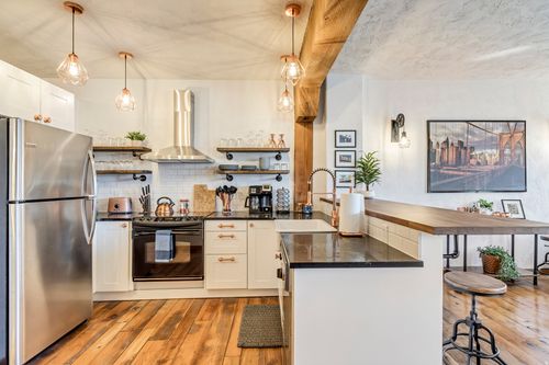 apt-305-327 200, Salt Lake City, UT, 84101-4211 | Card Image