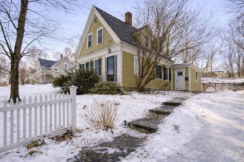 18 West St, Hingham, MA, 02043-2611 | Card Image