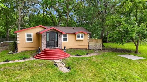 7103 E 159th St, Belton, MO, 64012-1676 | Card Image