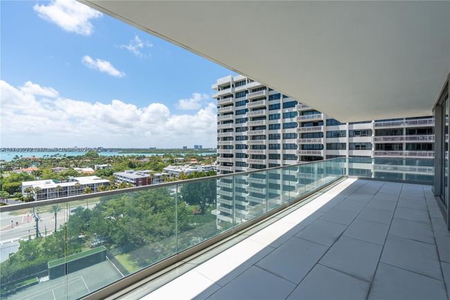UNIT-1001 - 10203 Collins Ave, Condo with 3 bedrooms, 5 bathrooms and null parking in Bal Harbour FL | Image 34