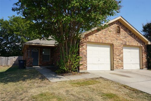 7817-7819 Novella Dr, Fort Worth, TX, 76134-4324 | Card Image