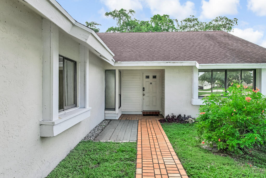 Residential Lease in Lake Worth 4