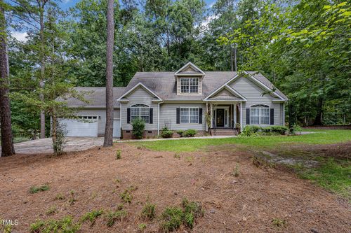 6086 Dunes Dr, Sanford, NC, 27332-7302 | Card Image