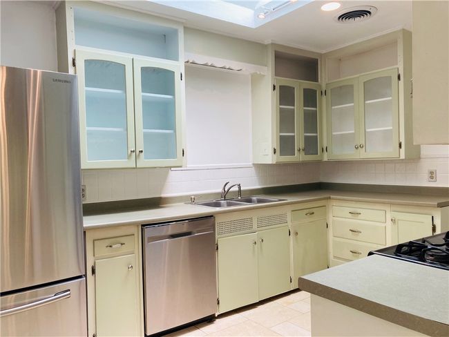 2400 W 7 Th St, House other with 4 bedrooms, 2 bathrooms and 4 parking in Austin TX | Image 34