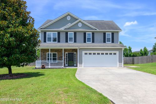 106 Woods Run Cir, Richlands, NC, 28574-8418 | Card Image