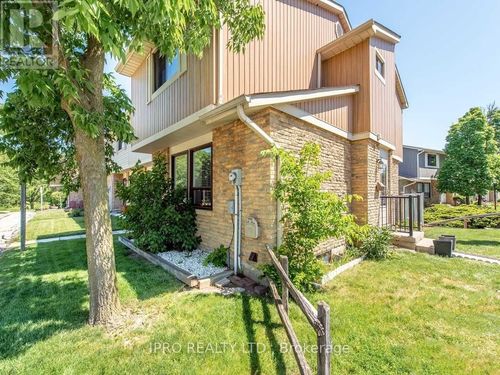 52-98 Falconer Dr, Mississauga, ON, L5N1Y2 | Card Image