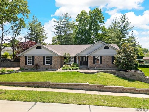 4568 Braungate Dr, Saint Louis, MO, 63128-3018 | Card Image