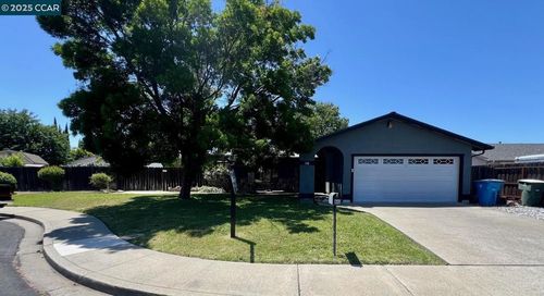 136 Revere Ct, Vacaville, CA, 95687-6734 | Card Image