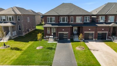 22 Autumn Dr, Home with 4 bedrooms, 3 bathrooms and 2 parking in Wasaga Beach ON | Image 2