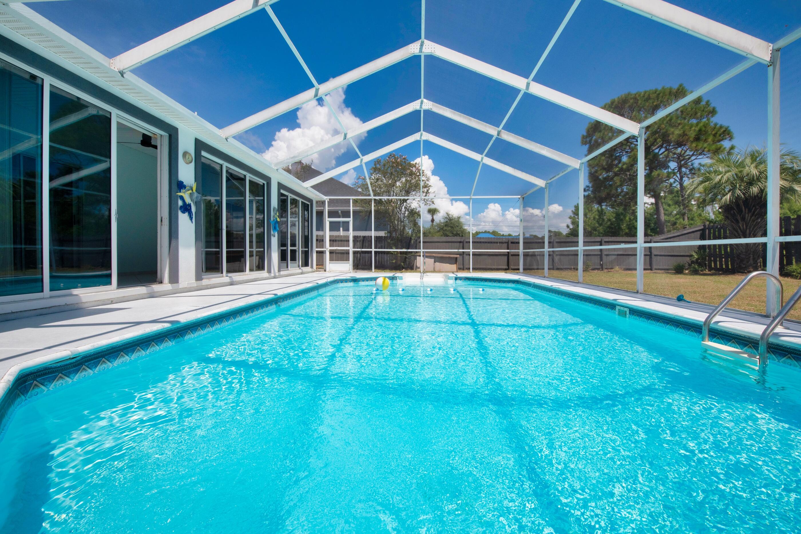 Costa Verde Ct, Navarre, FL 32566