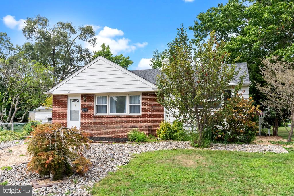 Madison Ave, Barrington, NJ 08007