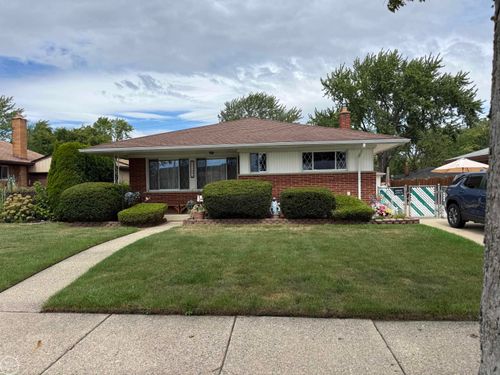21009 Danbury St, Clinton Township, MI, 48035-2710 | Card Image