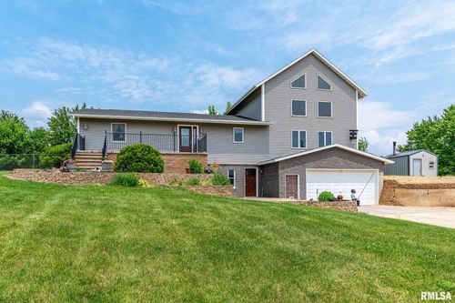 4460 160th St, Clinton, IA, 52732-8739 | Card Image