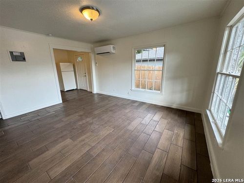 13-520 Gentleman Rd, San Antonio, TX, 78201-1807 | Card Image