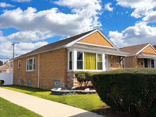 8201 S Homan Ave, Chicago, IL, 60652-3302 | Card Image