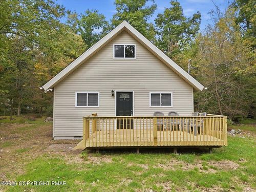 1126 Woodland Dr, East Stroudsburg, PA, 18301-7158 | Card Image