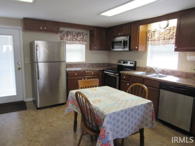 1028 E 3 Rd St, House other with 2 bedrooms, 1 bathrooms and null parking in Mount Vernon IN | Image 4