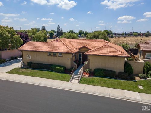 8811 Maggiore Ln, Bakersfield, CA, 93312-1962 | Card Image