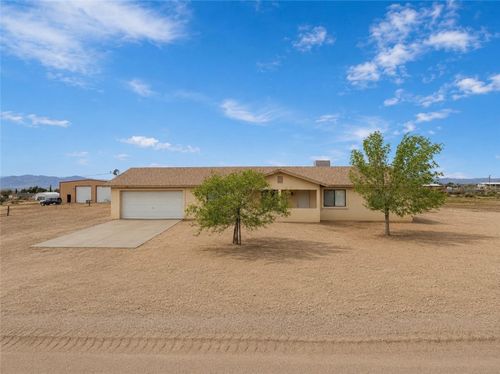 3369 N Houck Road, Golden Valley, AZ, 86413 | Card Image