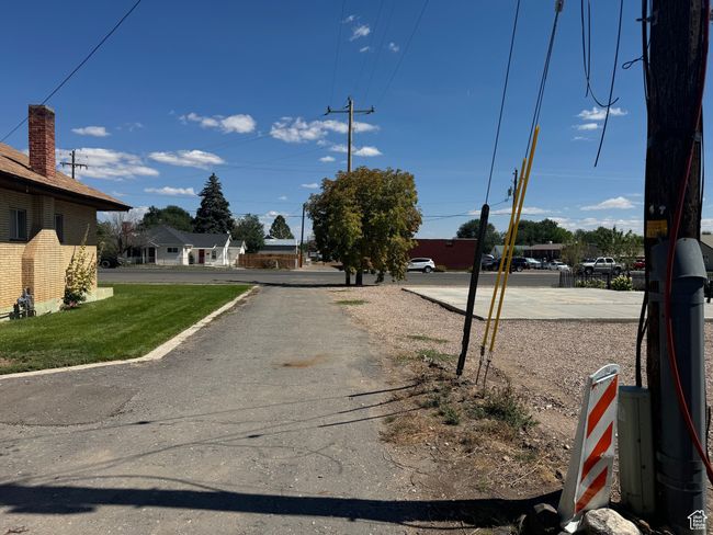 shared driveway/right of way | Image 18