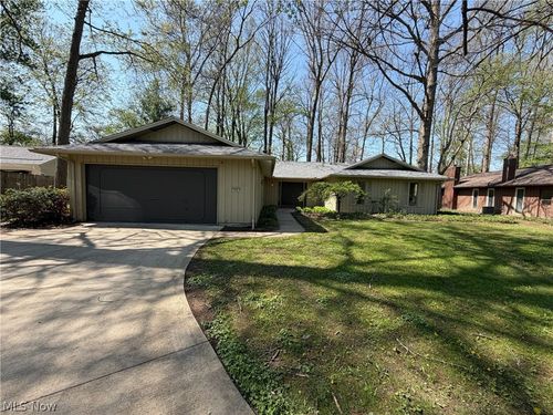 5896 Mills Creek Ln, North Ridgeville, OH, 44039-2538 | Card Image