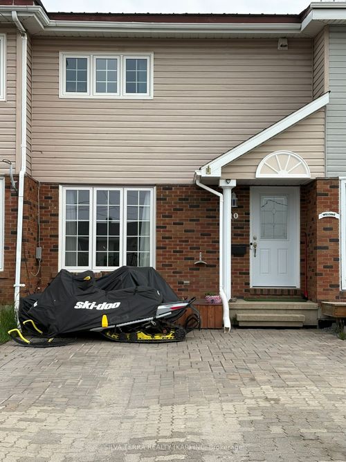 10 Macdonald St, Kapuskasing, ON, P5N2Y8 | Card Image