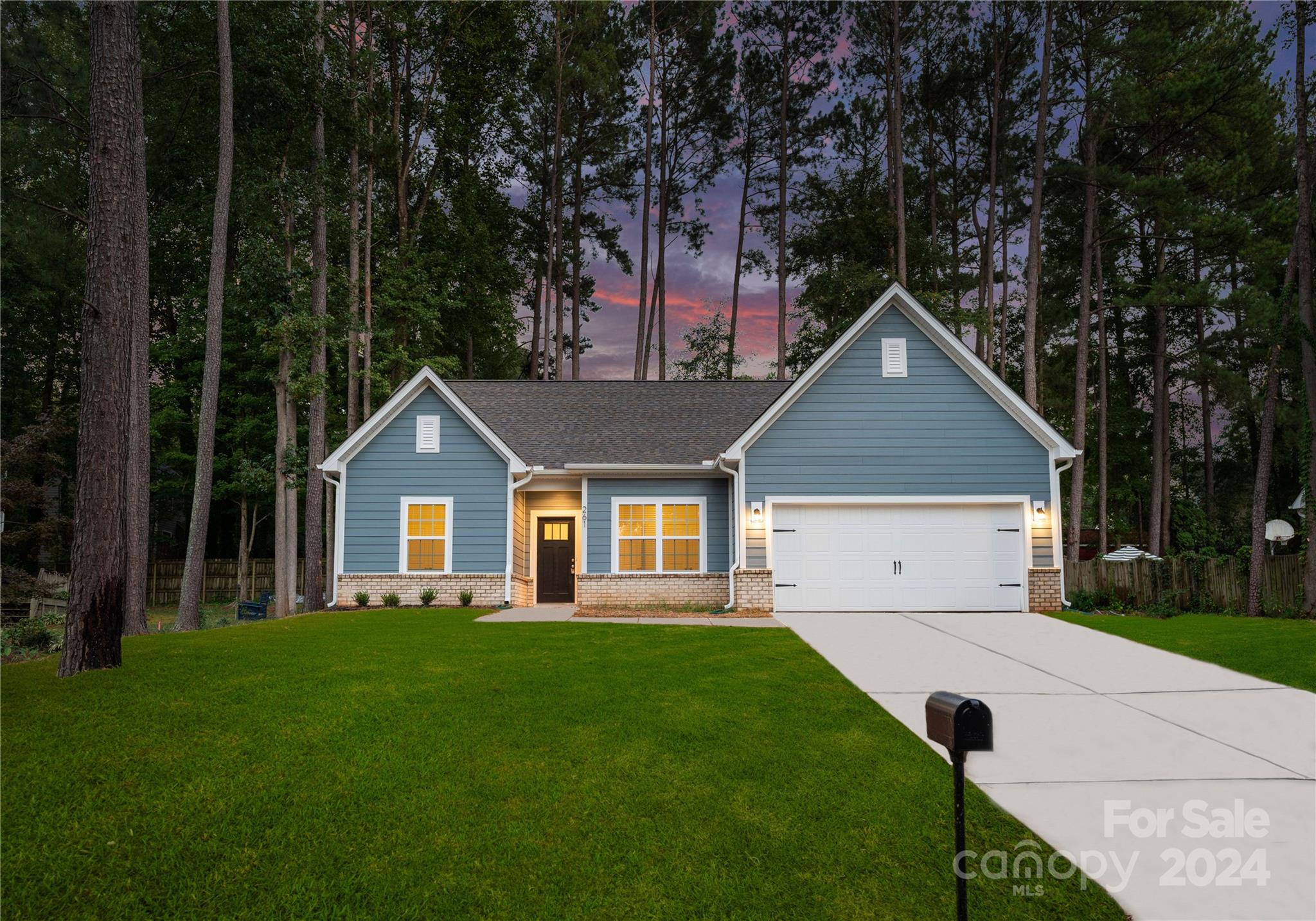 Carden Dr, Charlotte, NC 28227
