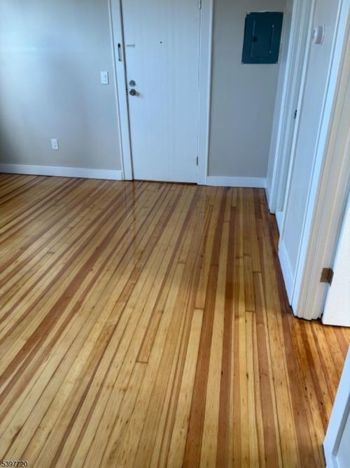 538 Bayway Ave, Elizabeth, NJ, 07202-2700 | Card Image