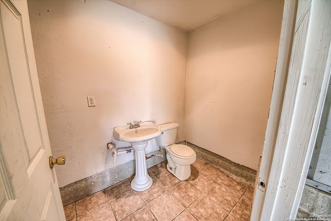 19015 K St, Home with 0 bedrooms, 0 bathrooms and null parking in Somerset TX | Image 28