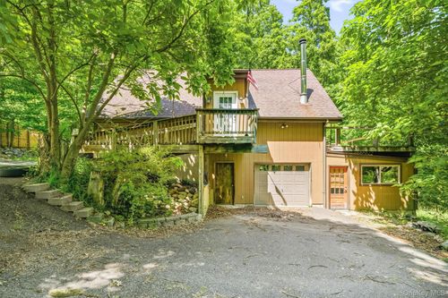 65 Old Turnpike Rd, Bloomingburg, NY, 12721-4618 | Card Image