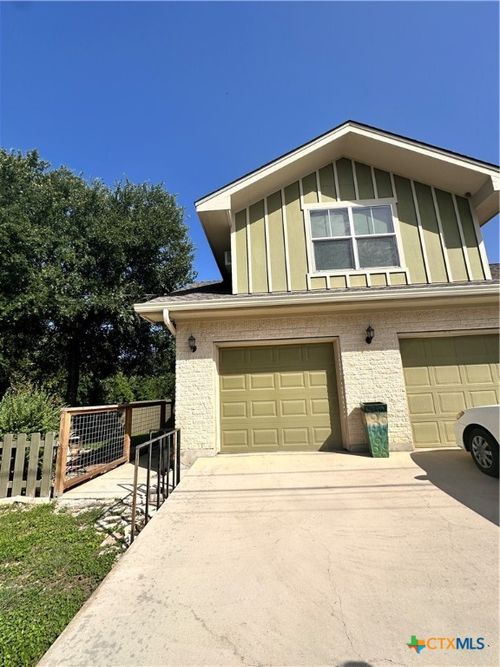 1001 N Bishop St, San Marcos, TX, 78666-2701 | Card Image