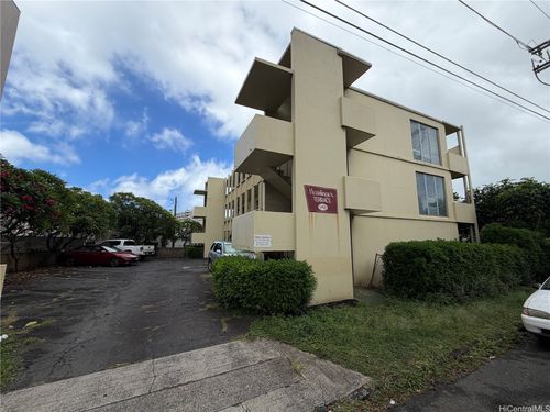 1143 Hassinger St, Honolulu, HI, 96822-3938 | Card Image