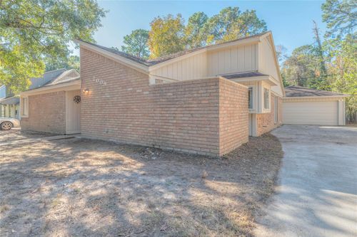 2009 Tickner St, Conroe, TX, 77301-1340 | Card Image
